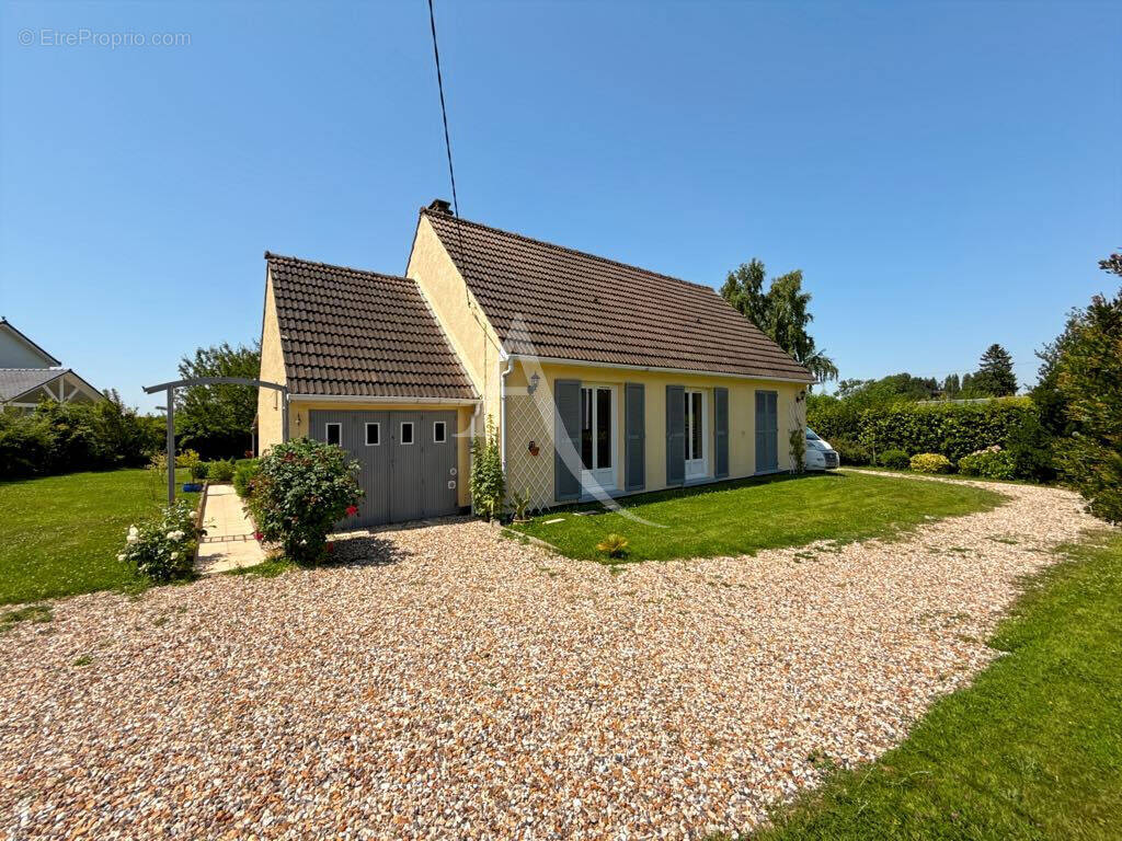Maison à ETREPAGNY