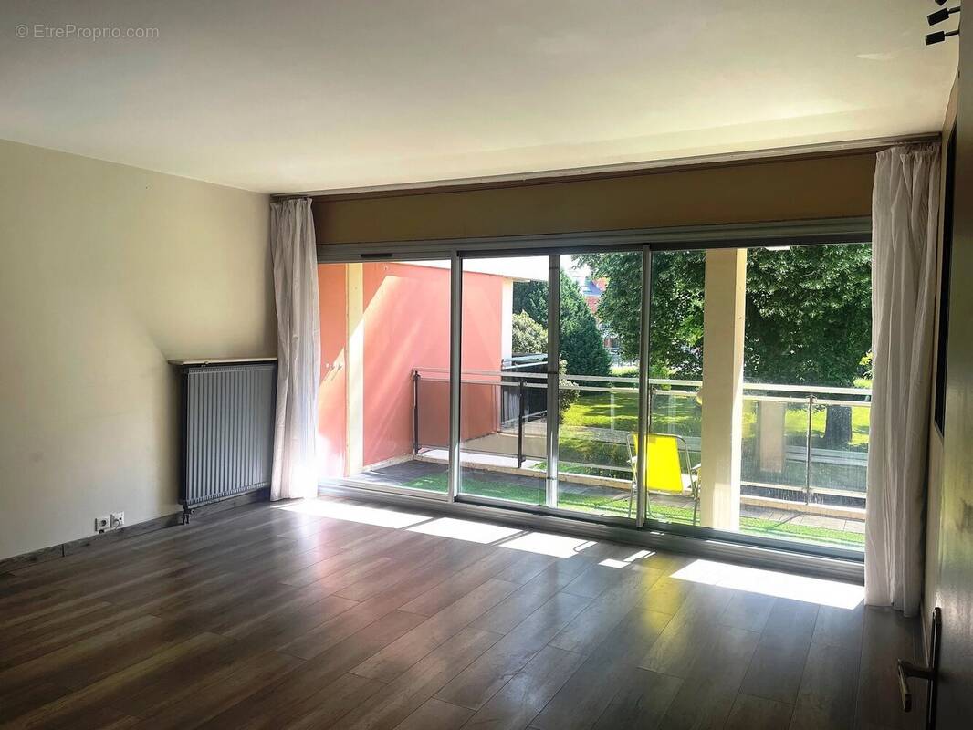 Appartement à LOUVRES