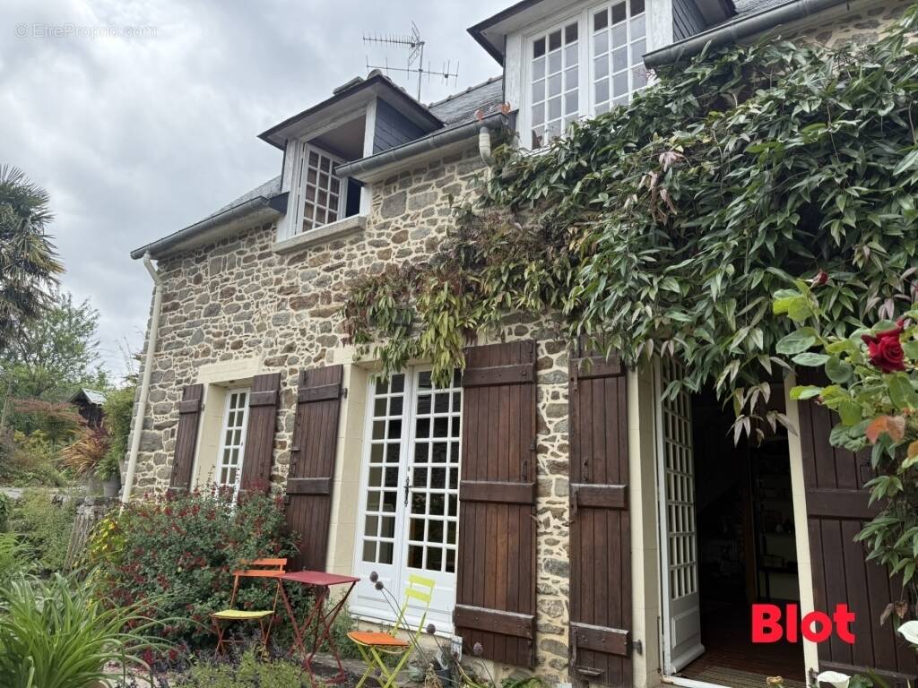 Maison à PLOUER-SUR-RANCE