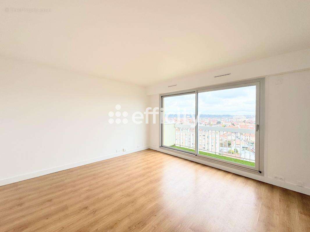 Appartement à MAISONS-ALFORT