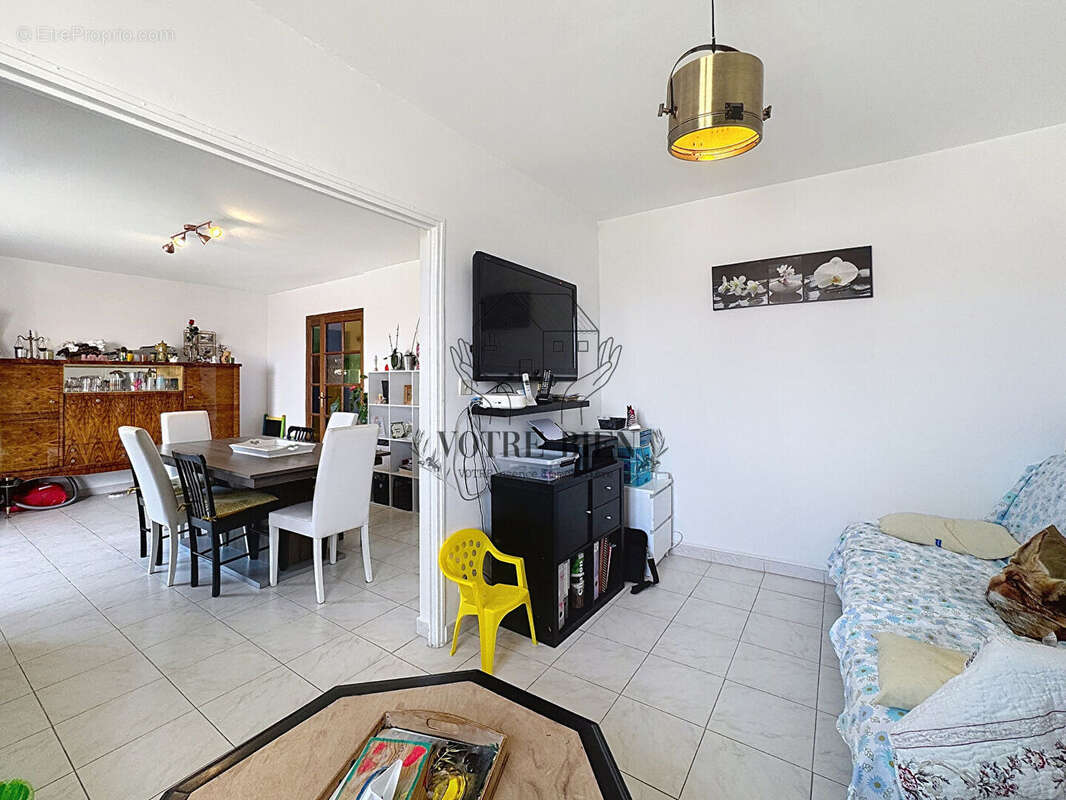 Appartement à VINON-SUR-VERDON