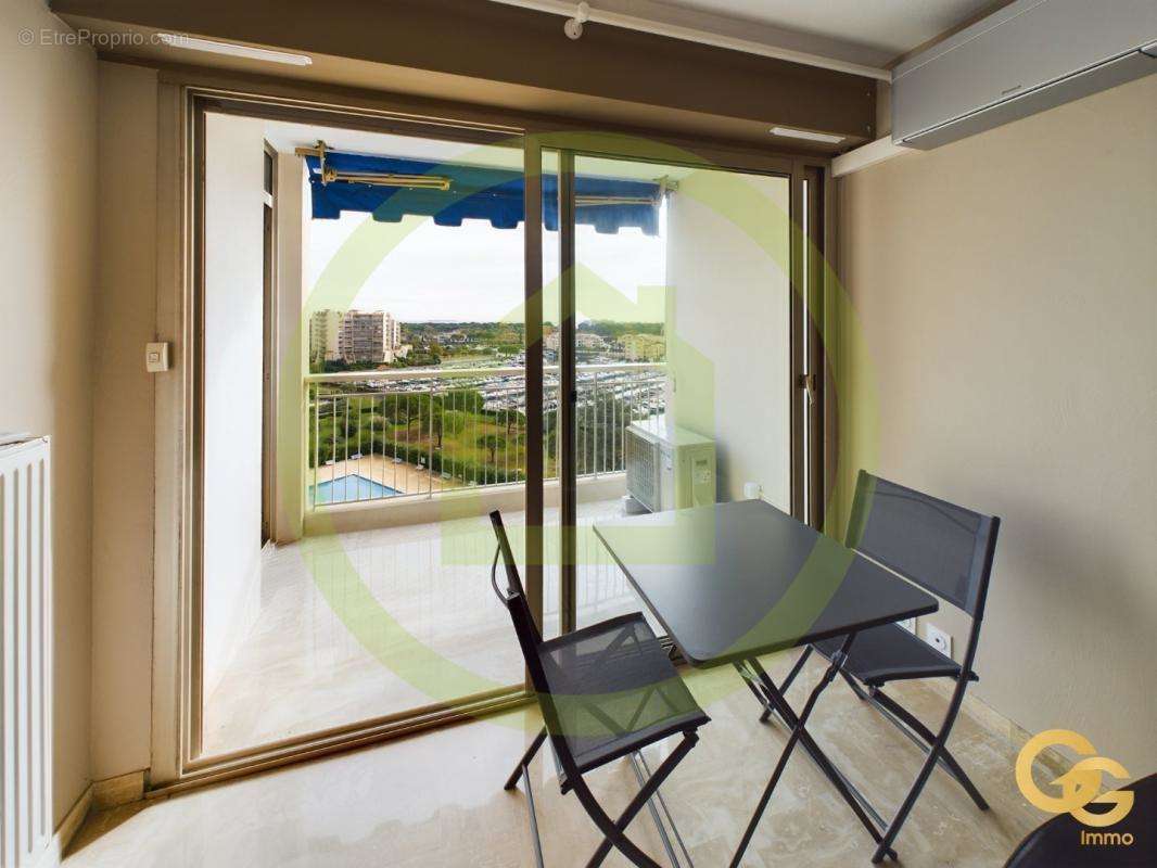 Appartement à MANDELIEU-LA-NAPOULE
