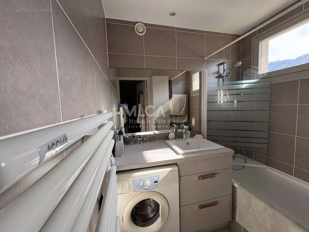 Appartement à SAINT-ETIENNE-DE-TINEE