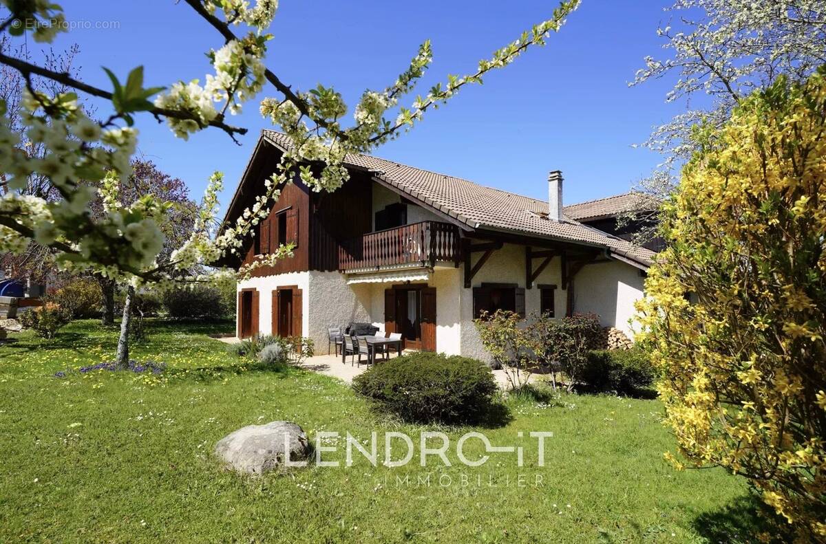Maison à QUINTAL
