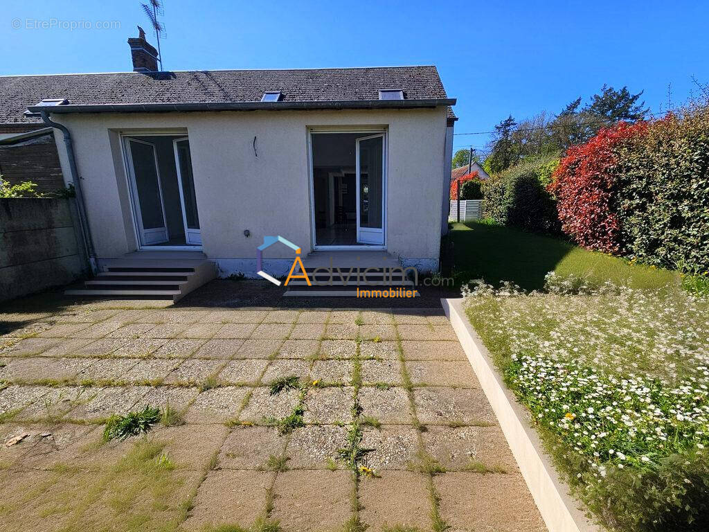 Maison à SANDILLON