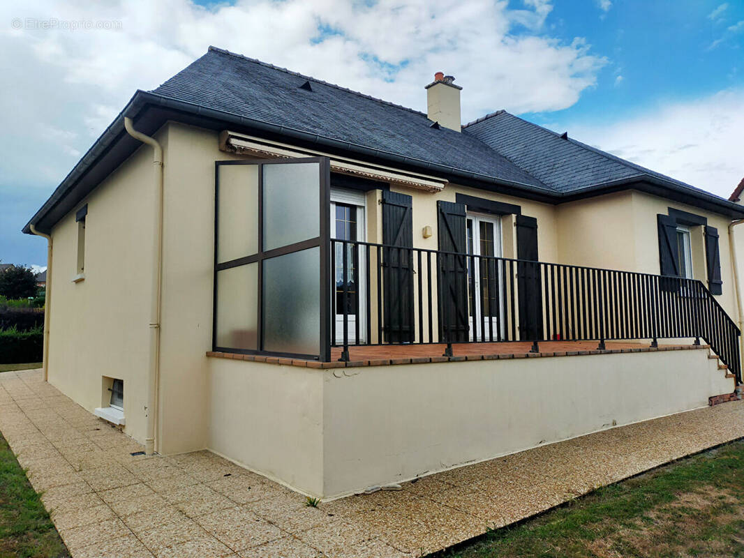 Maison à VILLAINES-LA-JUHEL