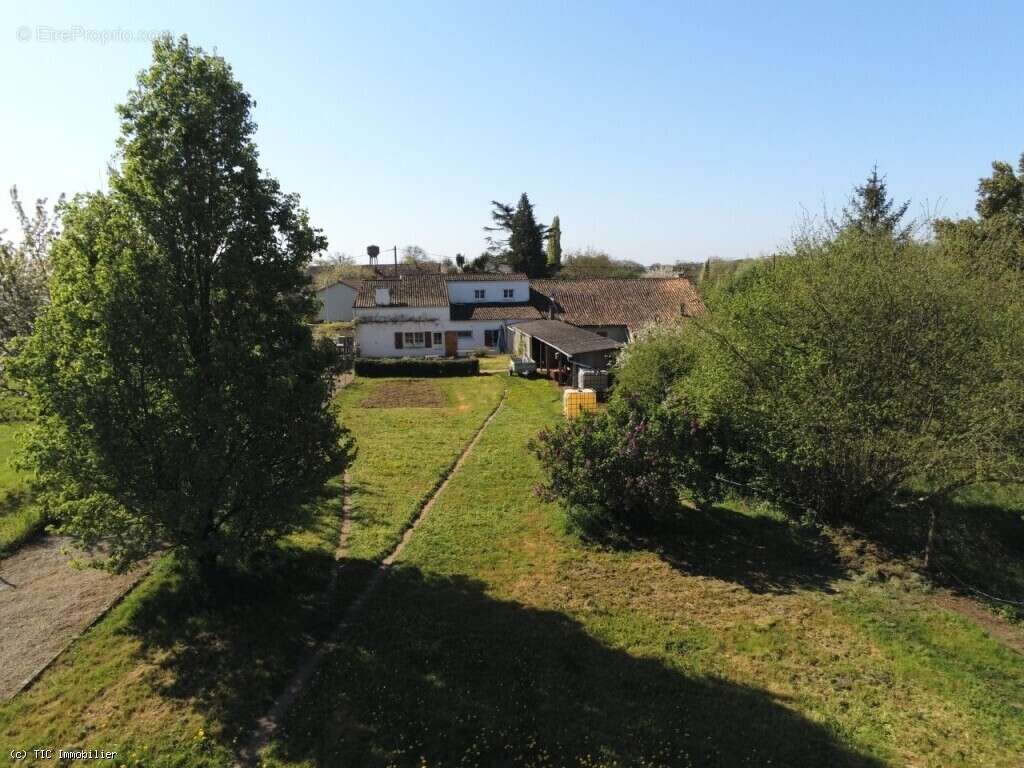 Maison à CIVRAY