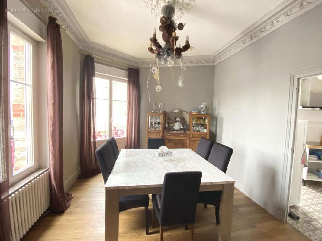 SALLE A MANGER - Maison à BOURGES