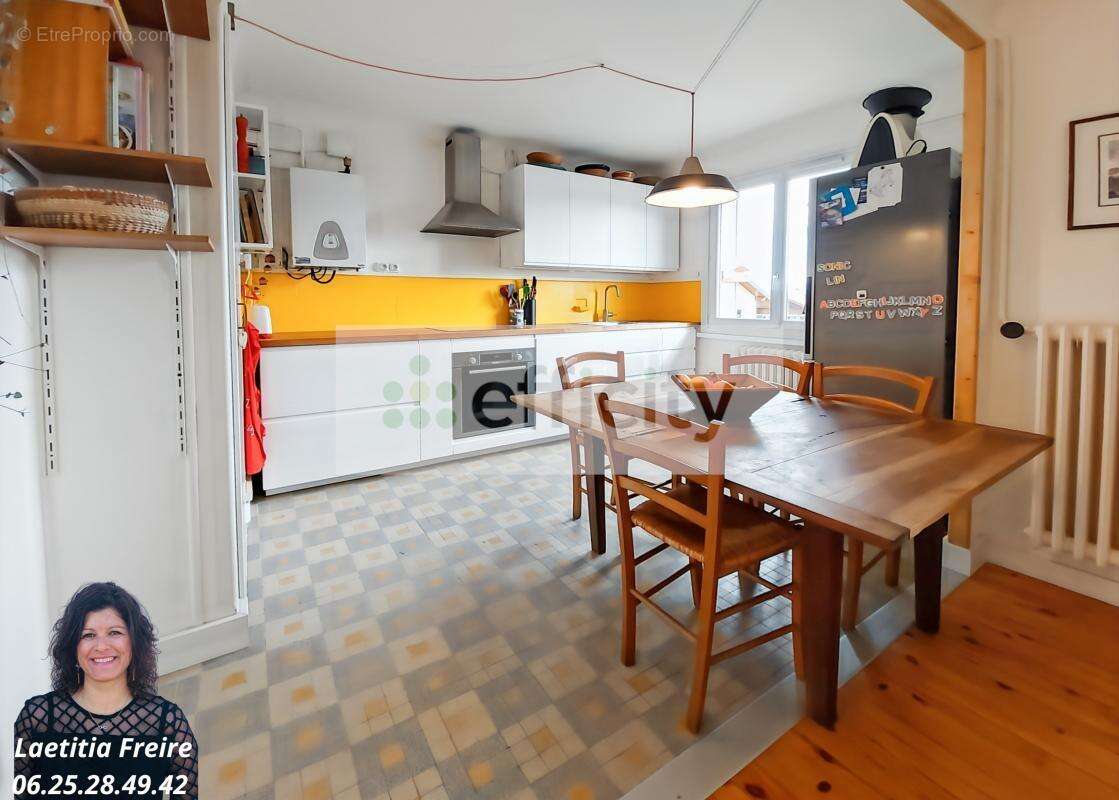 Appartement à LA ROCHE-SUR-FORON