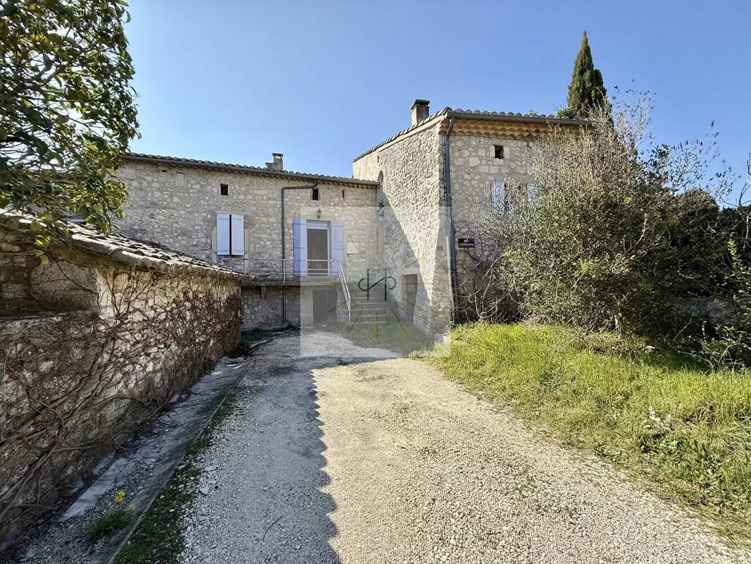 Maison à GRIGNAN