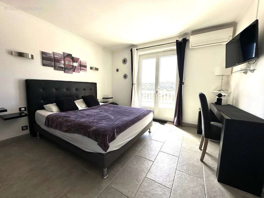 Maison à VALLAURIS