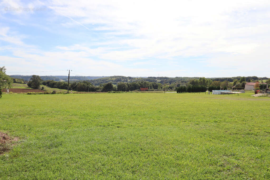 Terrain à SAINT-AMANS-DU-PECH