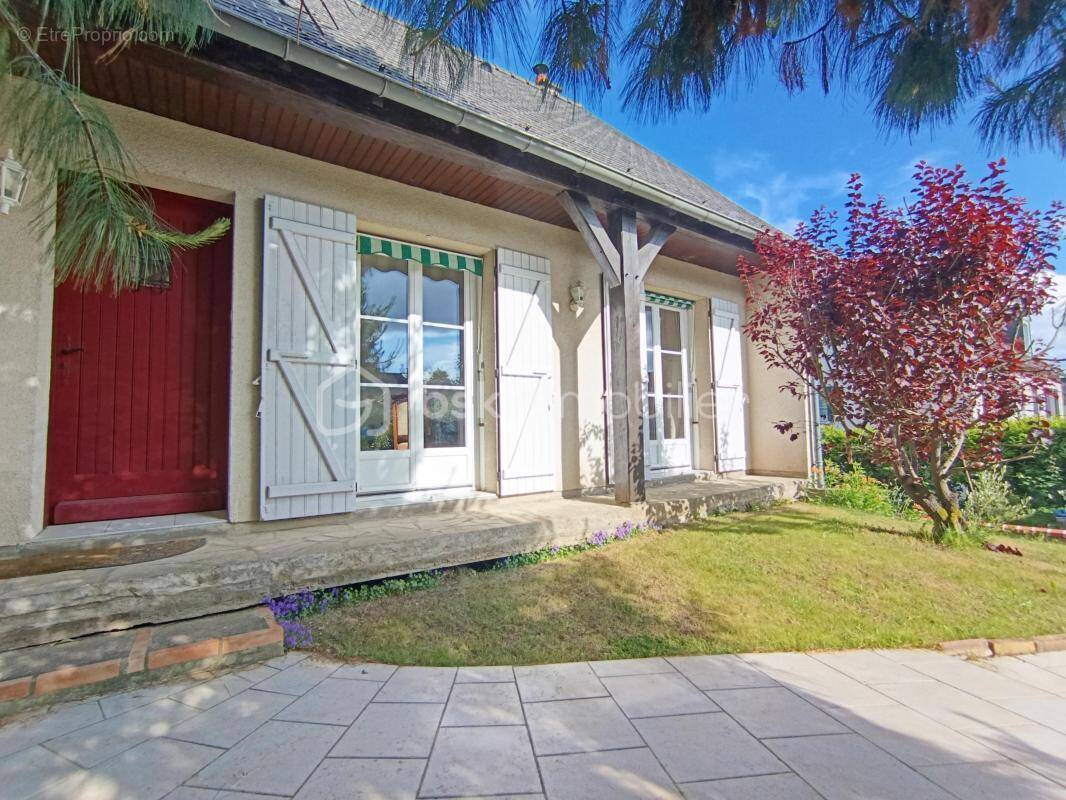 Maison à SAINT-CYR-SUR-LOIRE