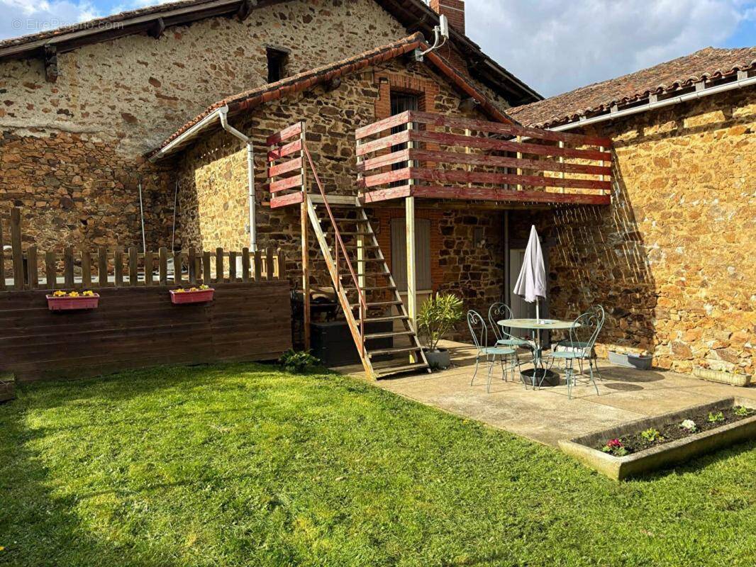 Maison à SAINT-MARTIN-DE-JUSSAC