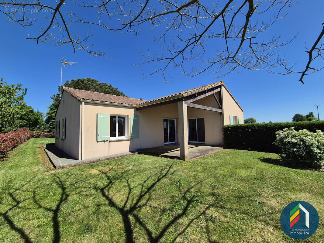 Maison à LA MEILLERAIE-TILLAY