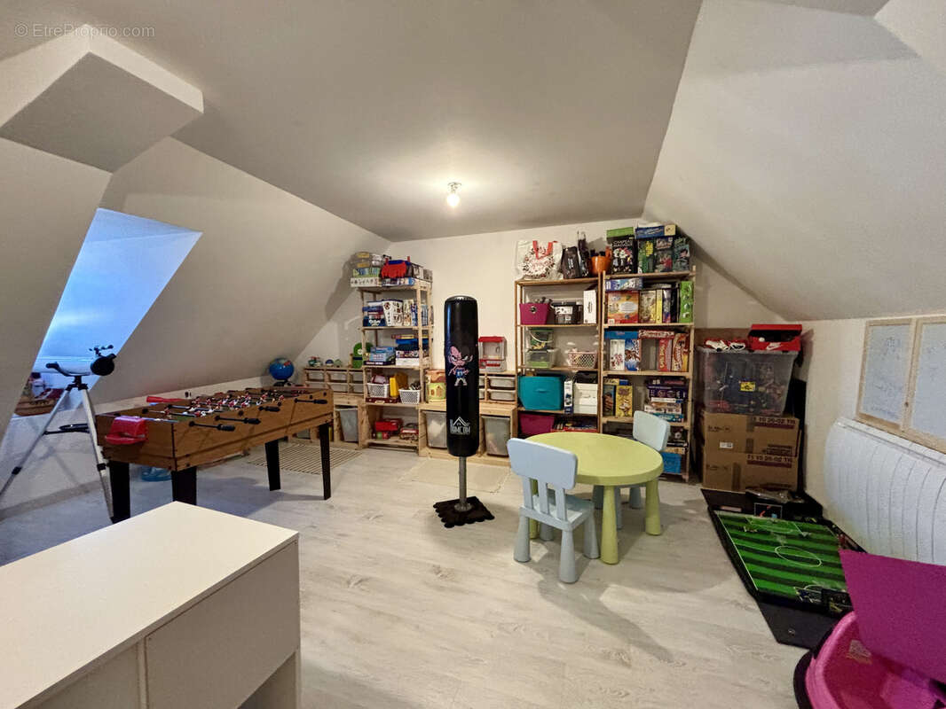 Maison à OYRE