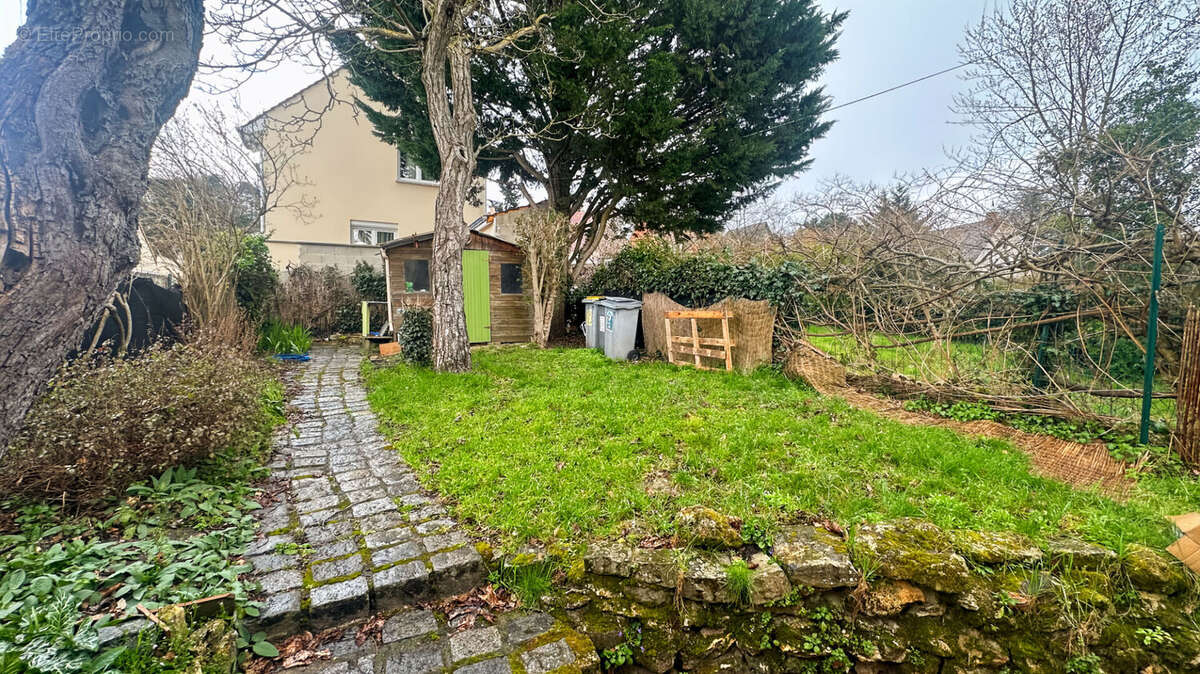 Maison à LINAS