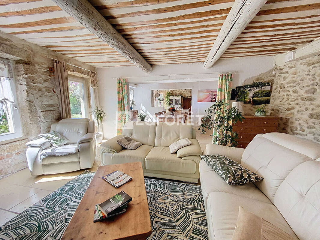 Maison à CAMARET-SUR-AIGUES