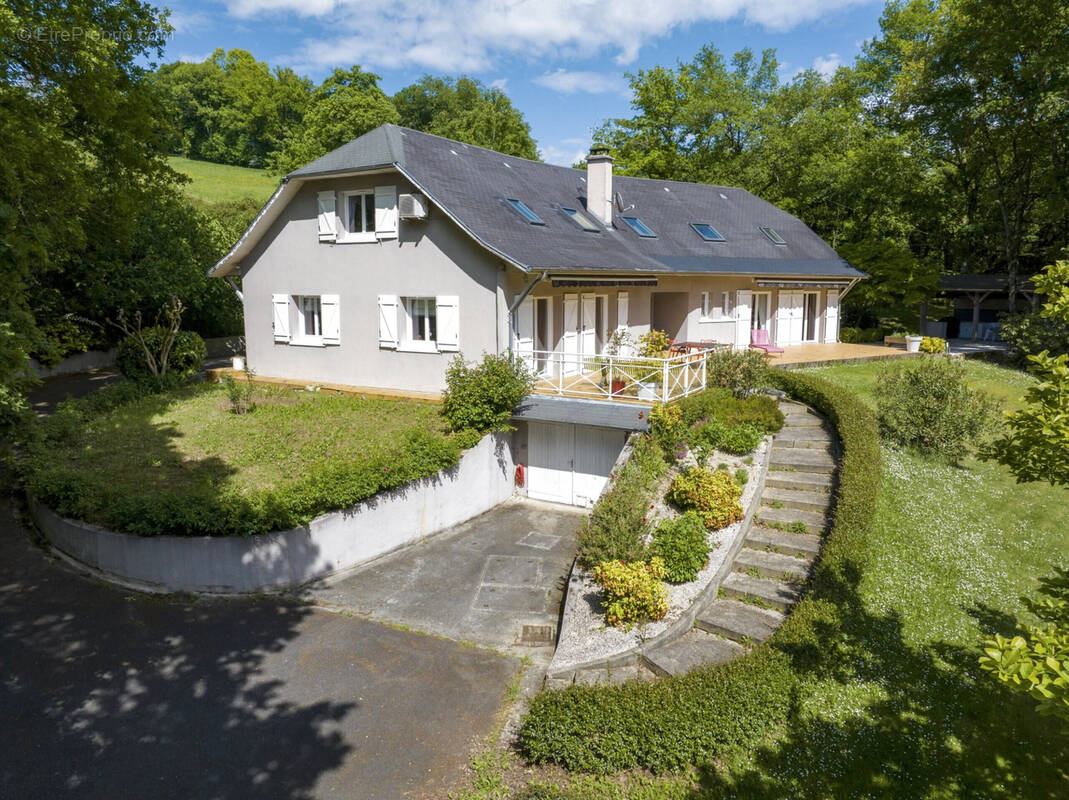 Maison à BUROS