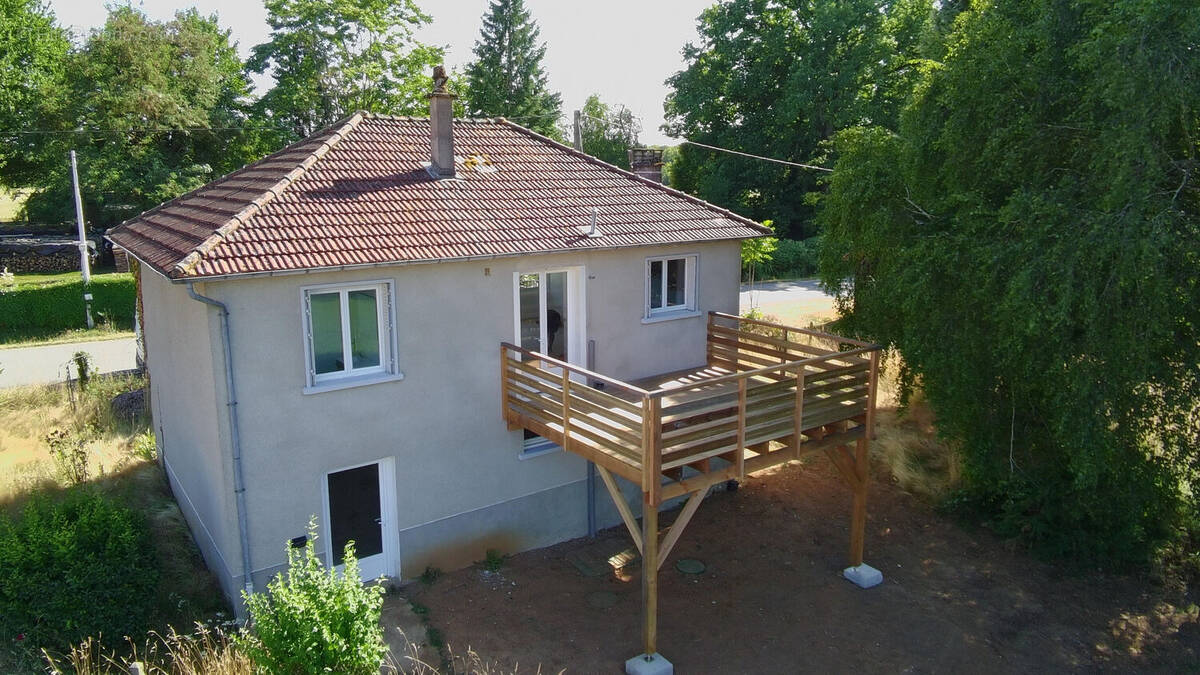 Maison à SAINT-LEONARD-DE-NOBLAT