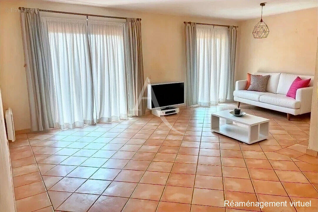 Appartement à LA CRAU