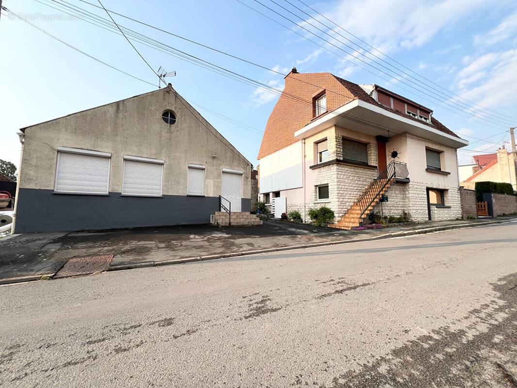 Maison à ALLOUAGNE