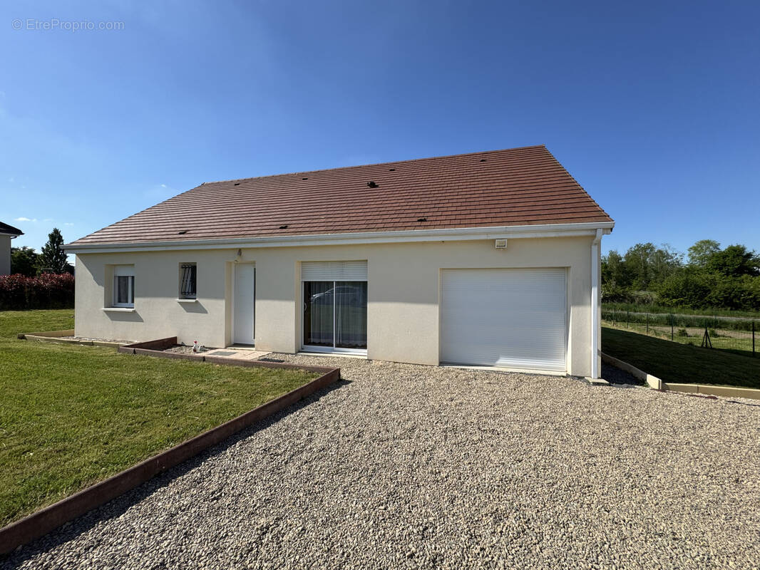 Maison à NEUVY