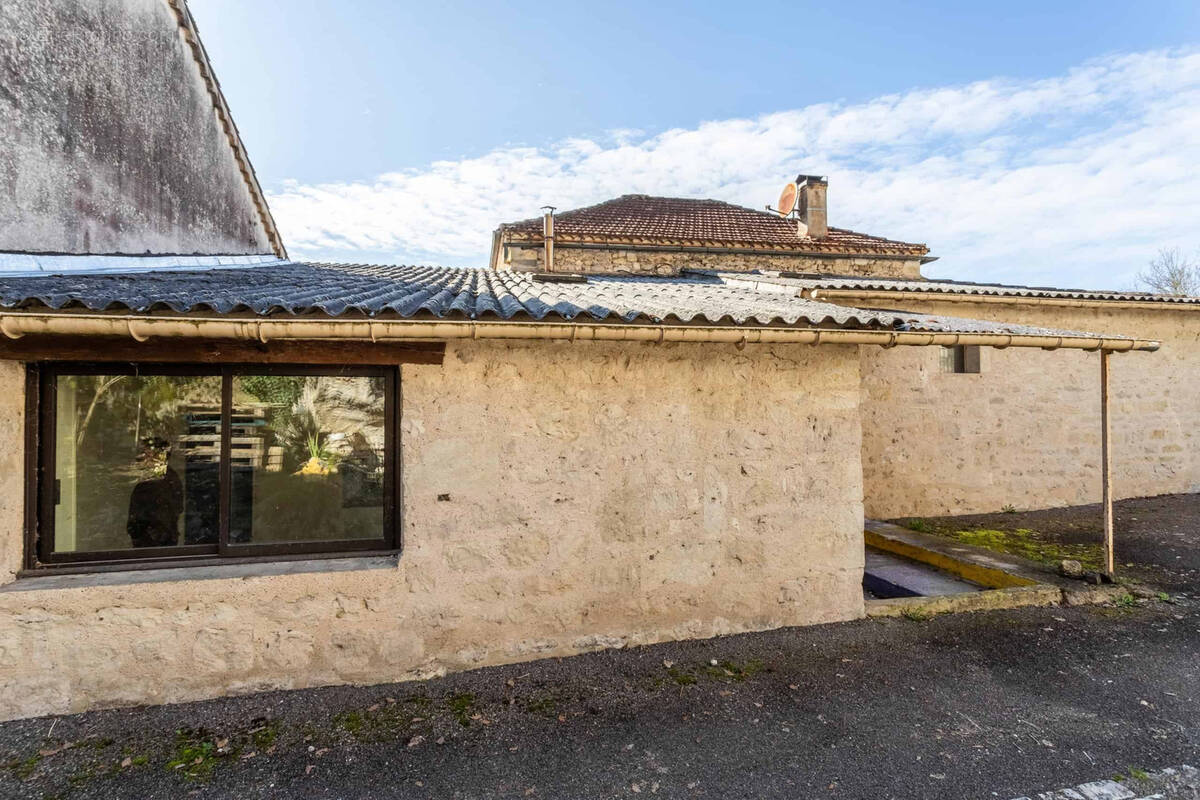Maison à MONTCUQ
