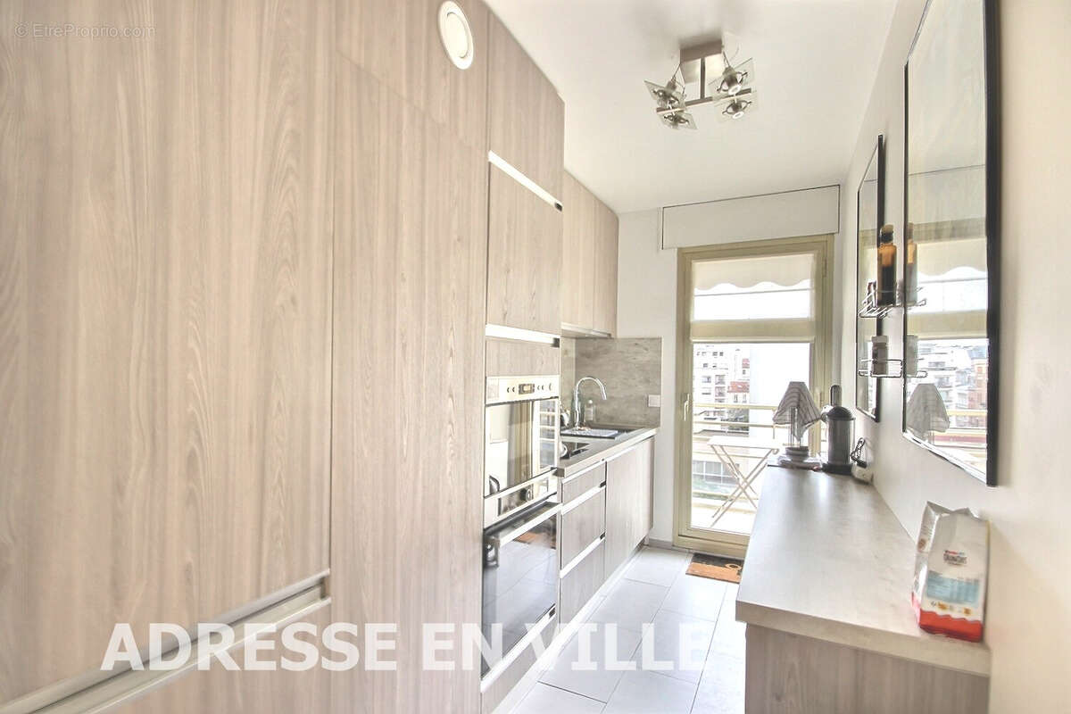 Appartement à LEVALLOIS-PERRET