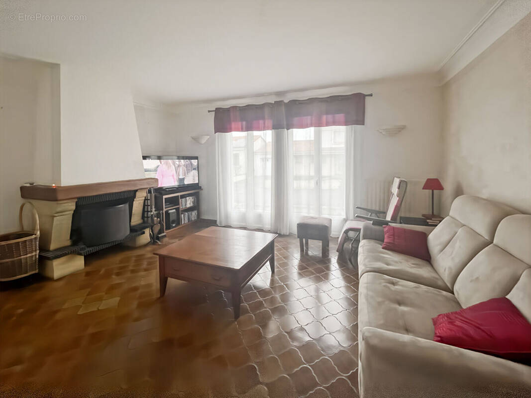 Maison à MONTREVAULT