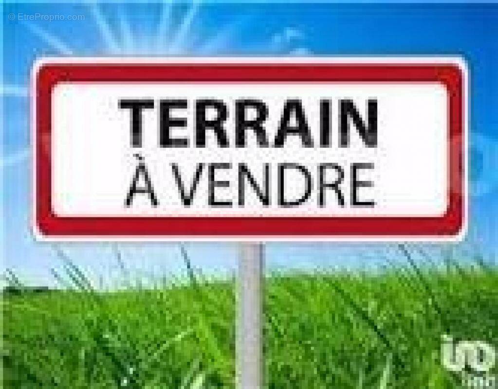 Terrain à LA CHAPELLE-DES-POTS
