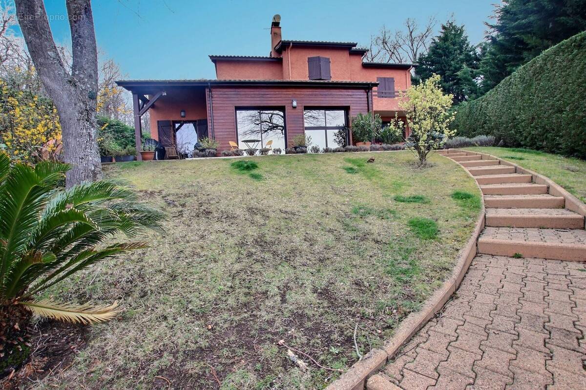 Maison à CEYRAT