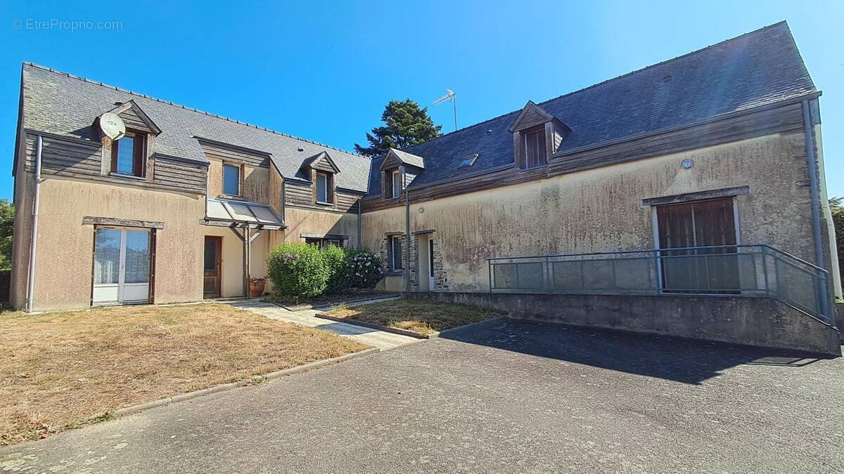 Maison à ERCE-EN-LAMEE