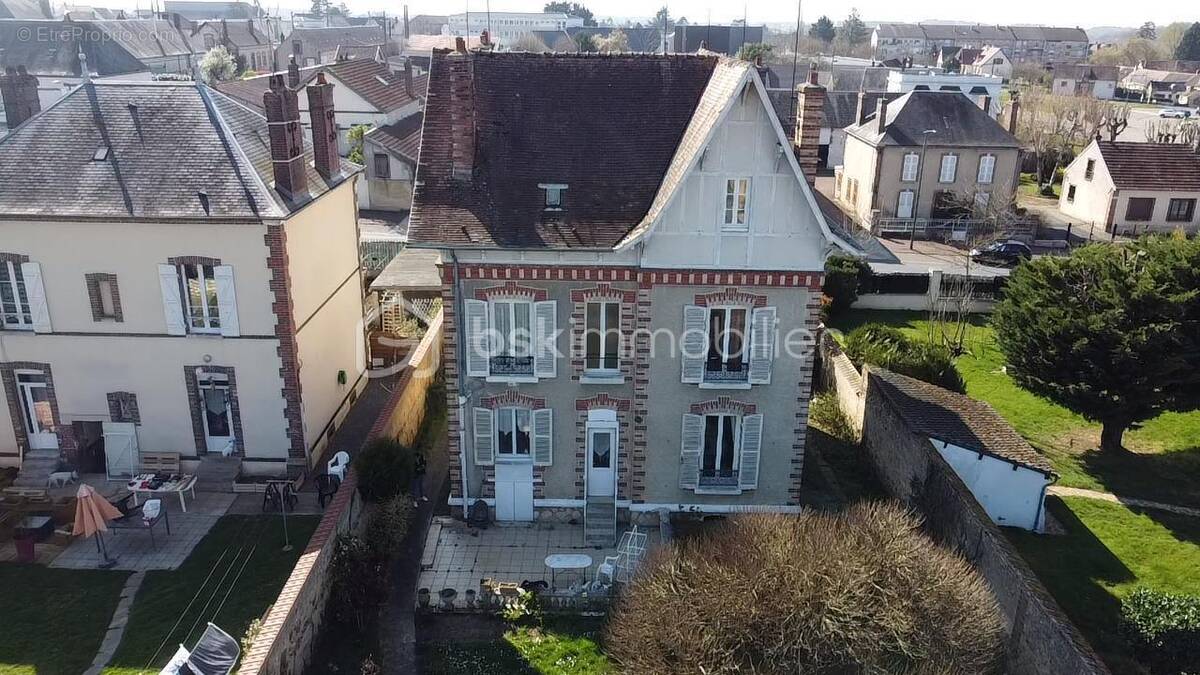 Maison à COURTENAY