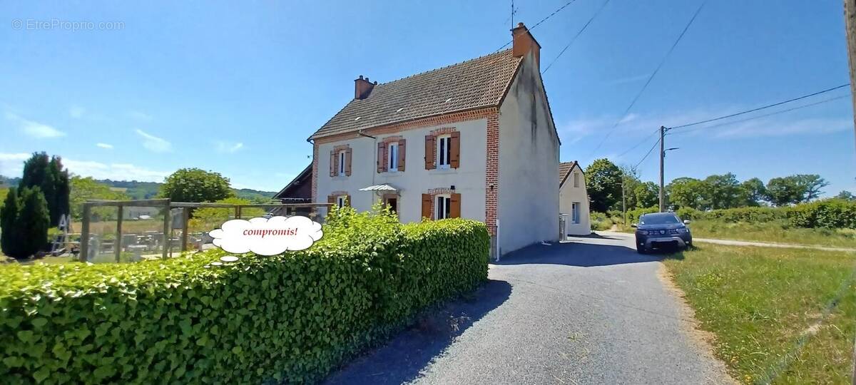 Maison à AHUN
