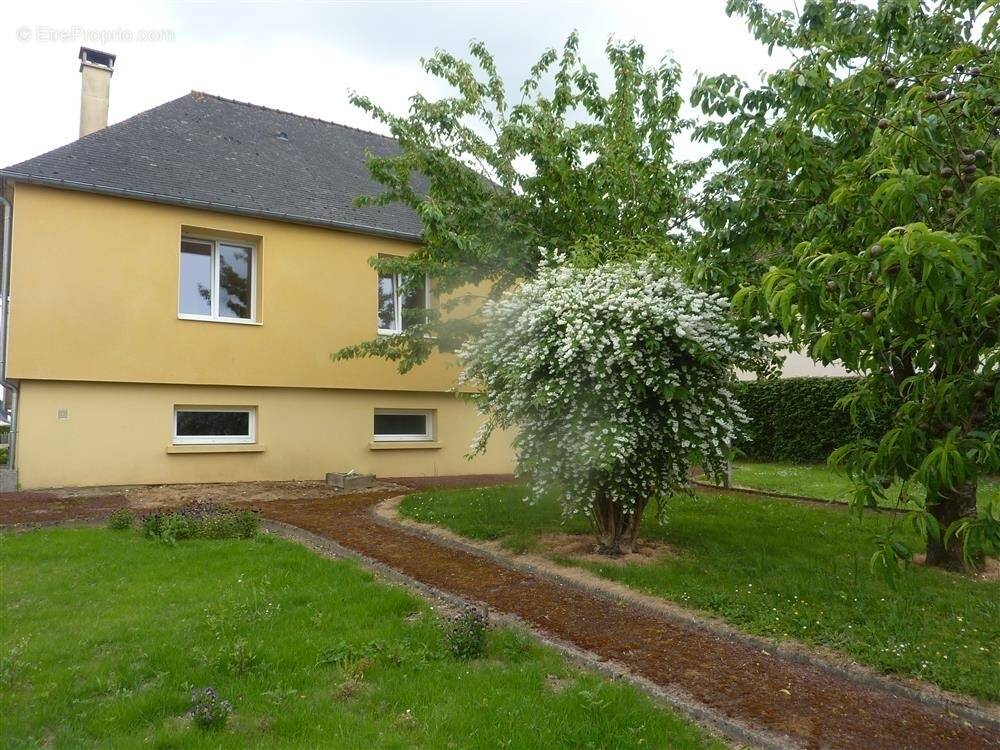 Maison à MAYENNE