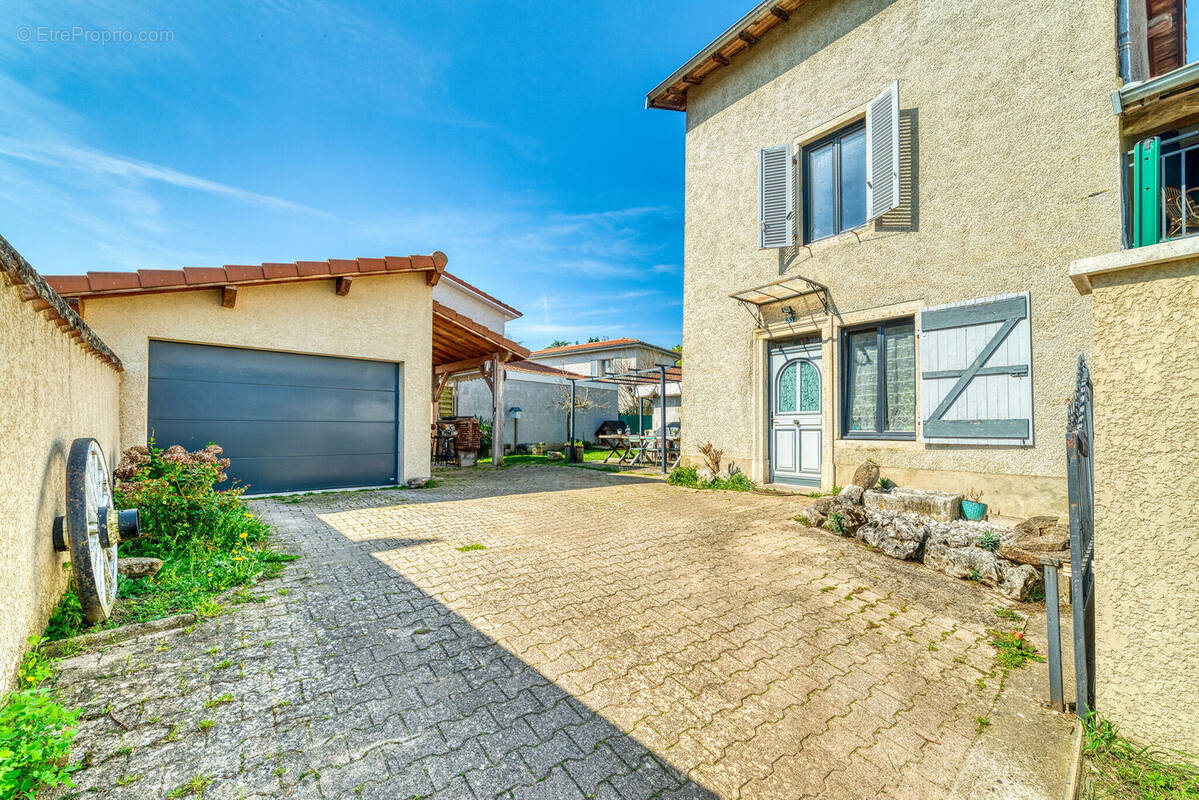 Photo 1 - Maison à MONTLUEL