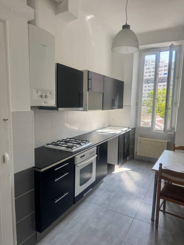 Appartement à MARSEILLE-3E