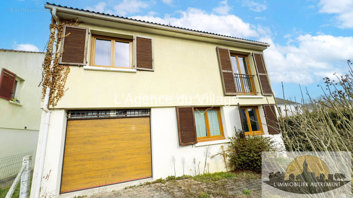 Maison à PRESLES