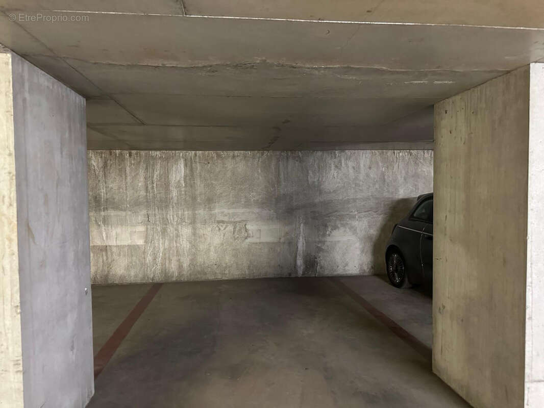 Parking à MARSEILLE-5E