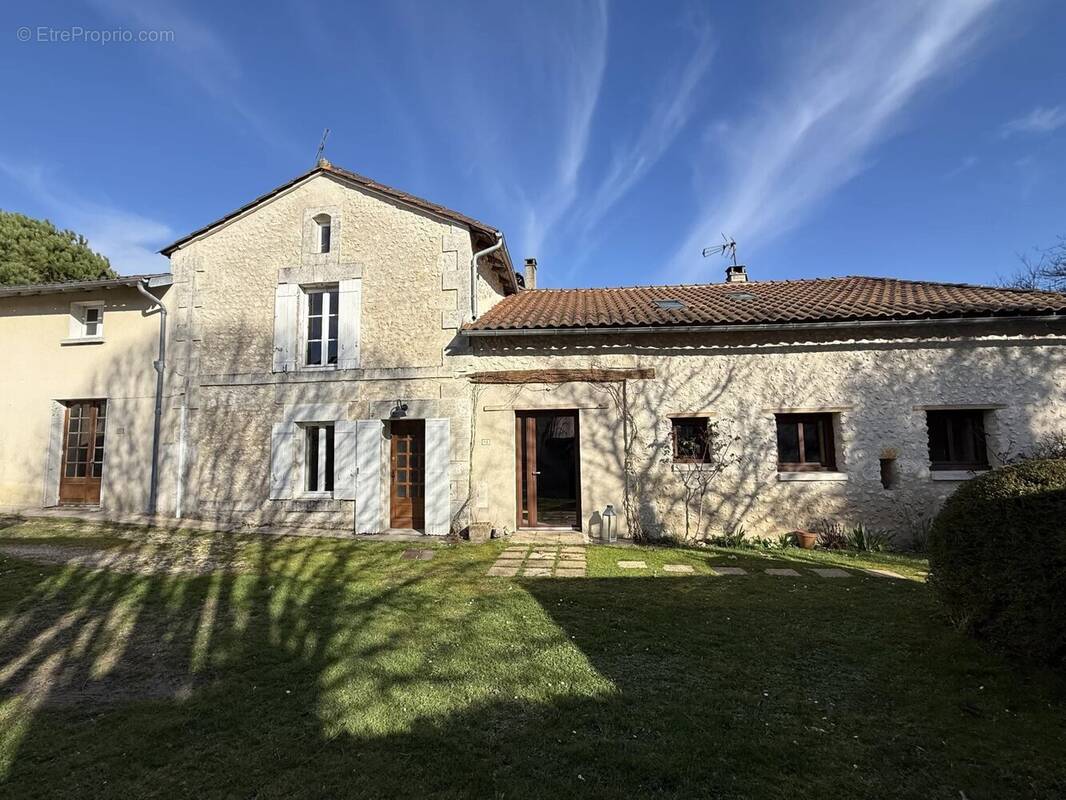 Maison à TOCANE-SAINT-APRE