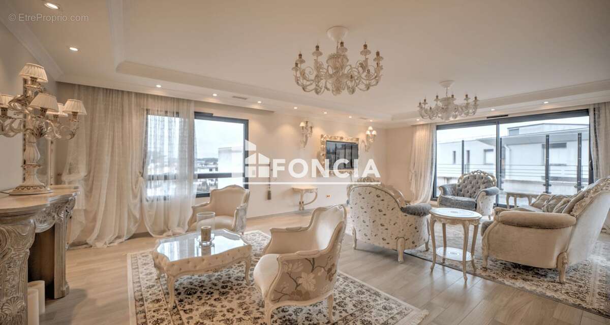 Appartement à SAINT-GENIS-POUILLY