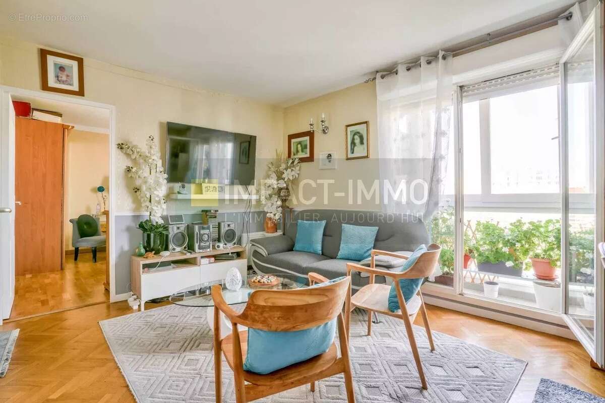 Appartement à COURBEVOIE