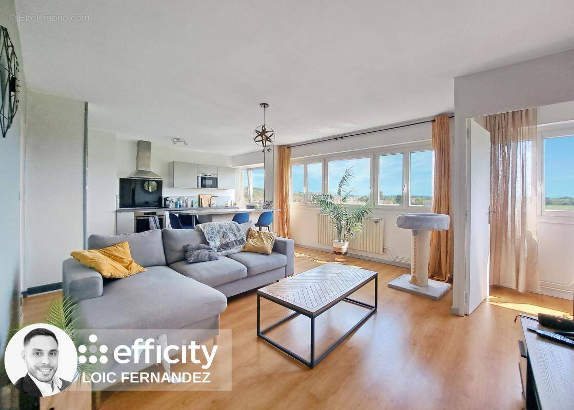 Appartement à DECINES-CHARPIEU
