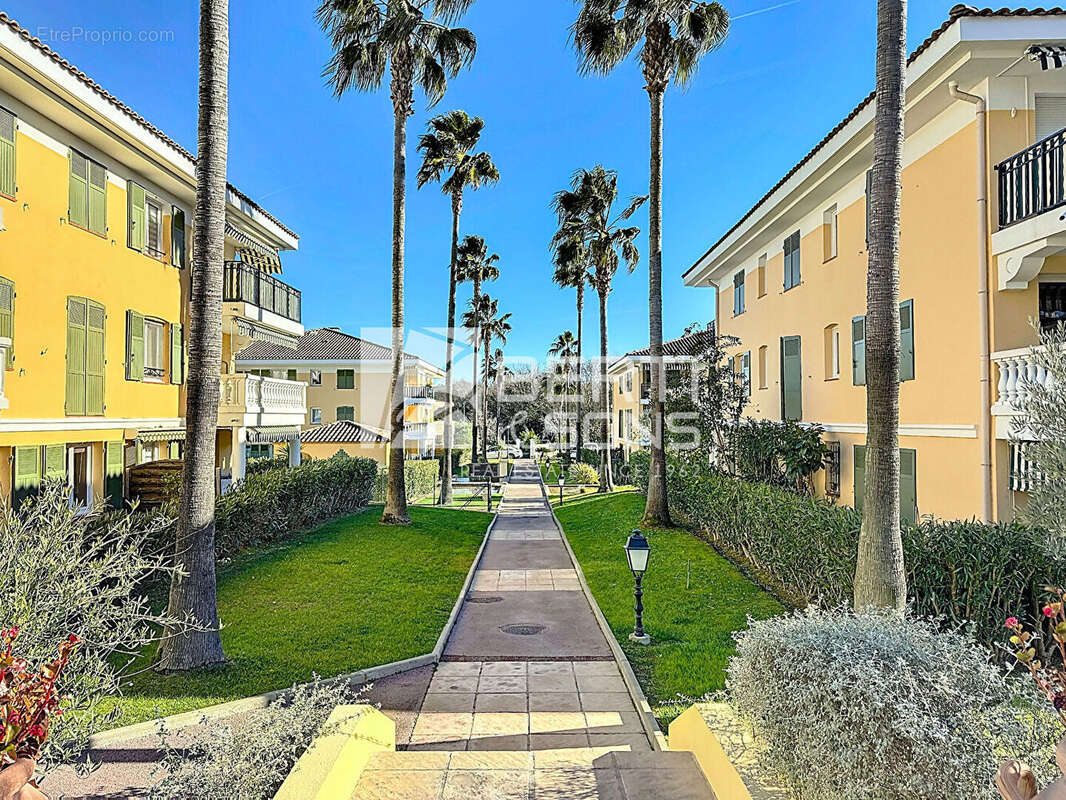 Appartement à MANDELIEU-LA-NAPOULE