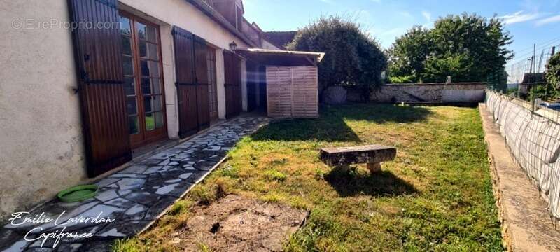 Maison à BADECON-LE-PIN