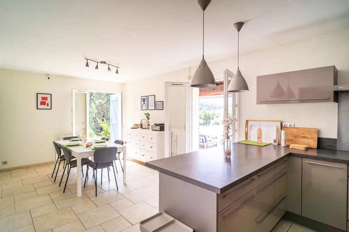 Maison à LORGUES