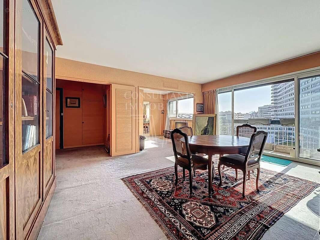 Appartement à PARIS-15E