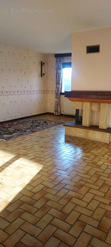 Maison à ECOLE-VALENTIN