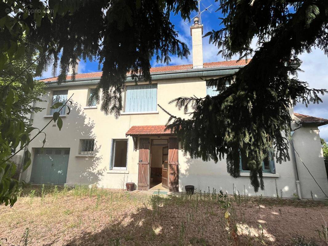 Maison à YZEURE